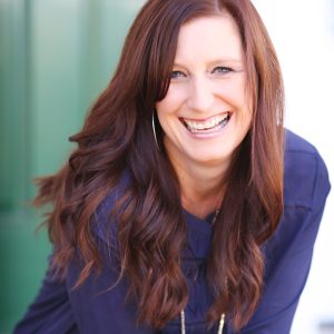 887 My Strength is My Story with Lisa-Jo Baker, Never Unfriended